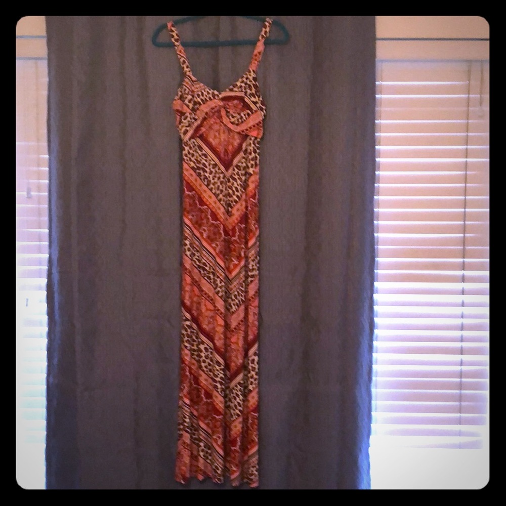 Maxi dress with adjustable straps